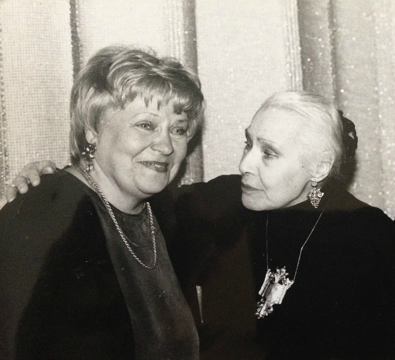 Карина Филиппова и Софья Пилявская